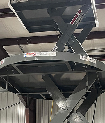 Specialized Scissors Lift for Refractory Installation